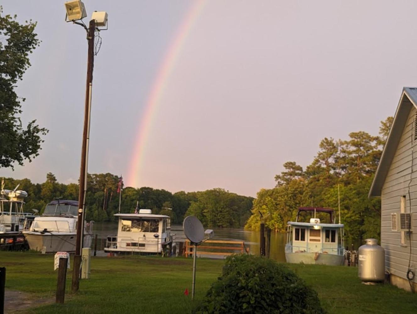 Bells Marina & Fishing Resort - Santee Lake Marion By I95 - Family Adventure, Pets On Request! Eutawville Exteriér fotografie